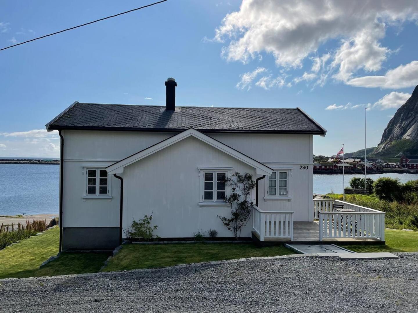 Nordlandshus Ved Havet Pa Reine, Lofoten Kültér fotó