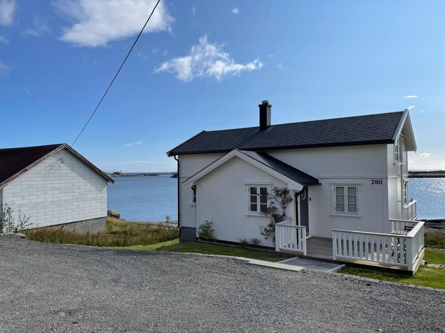Nordlandshus Ved Havet Pa Reine, Lofoten Kültér fotó